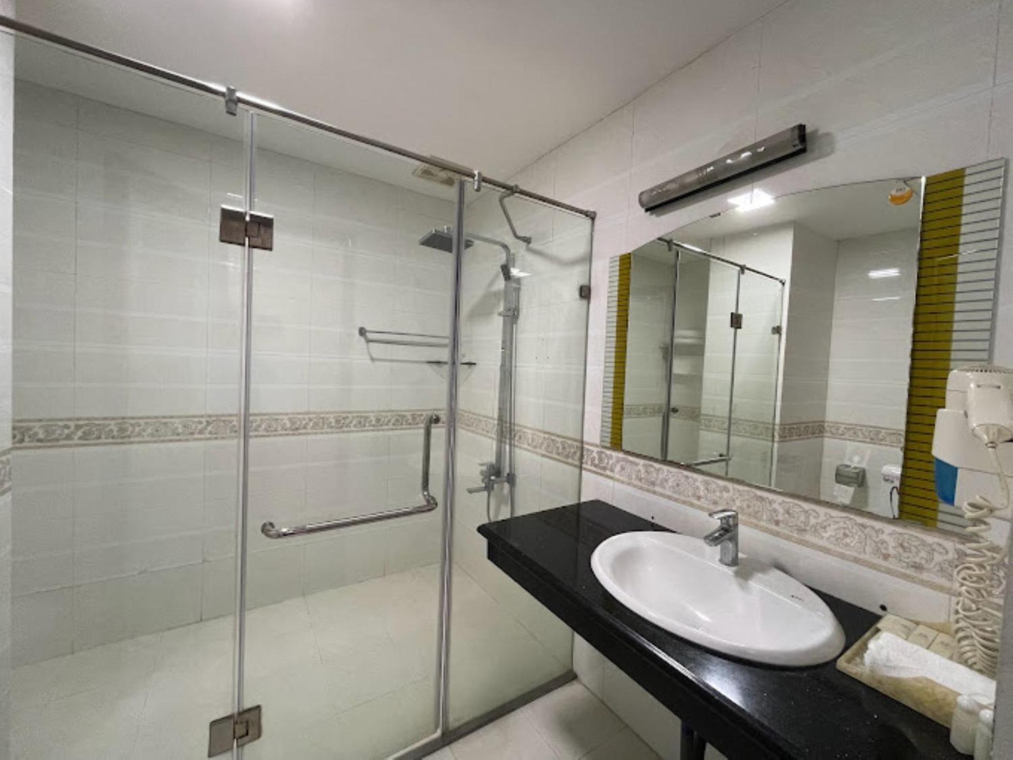 Hoa Viet Hotel カオバン エクステリア 写真