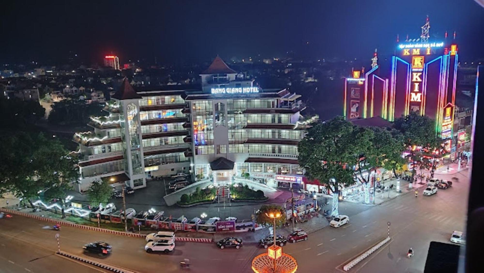 Hoa Viet Hotel カオバン エクステリア 写真
