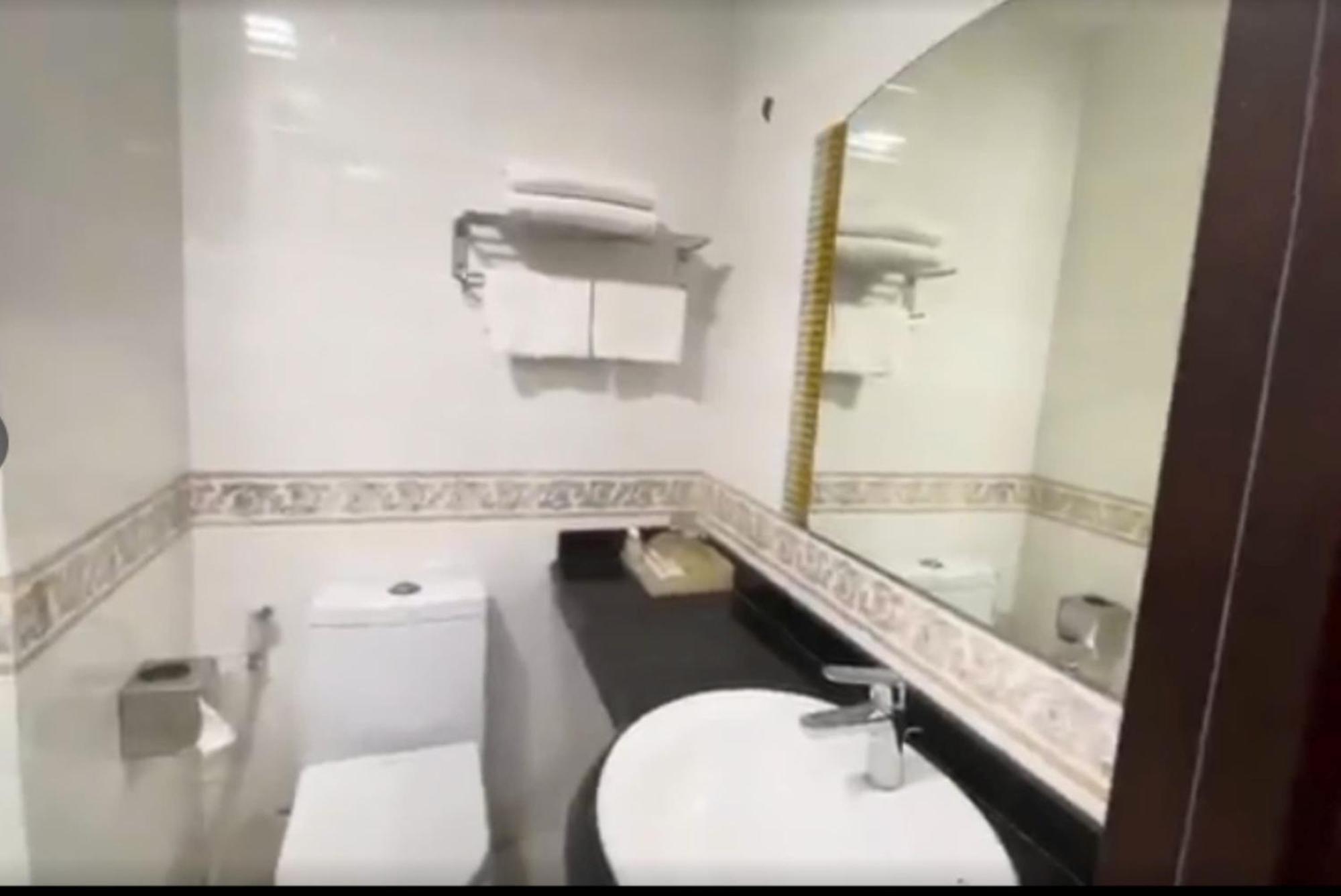 Hoa Viet Hotel カオバン エクステリア 写真